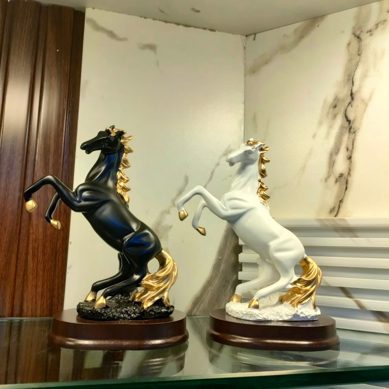 Reisen horse statue one piece height 7 inch