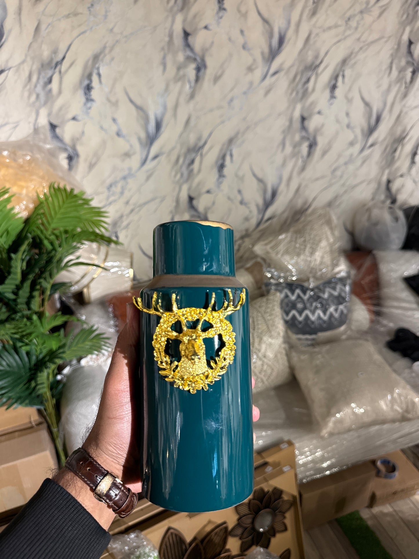 Gold Markhor gradient vase