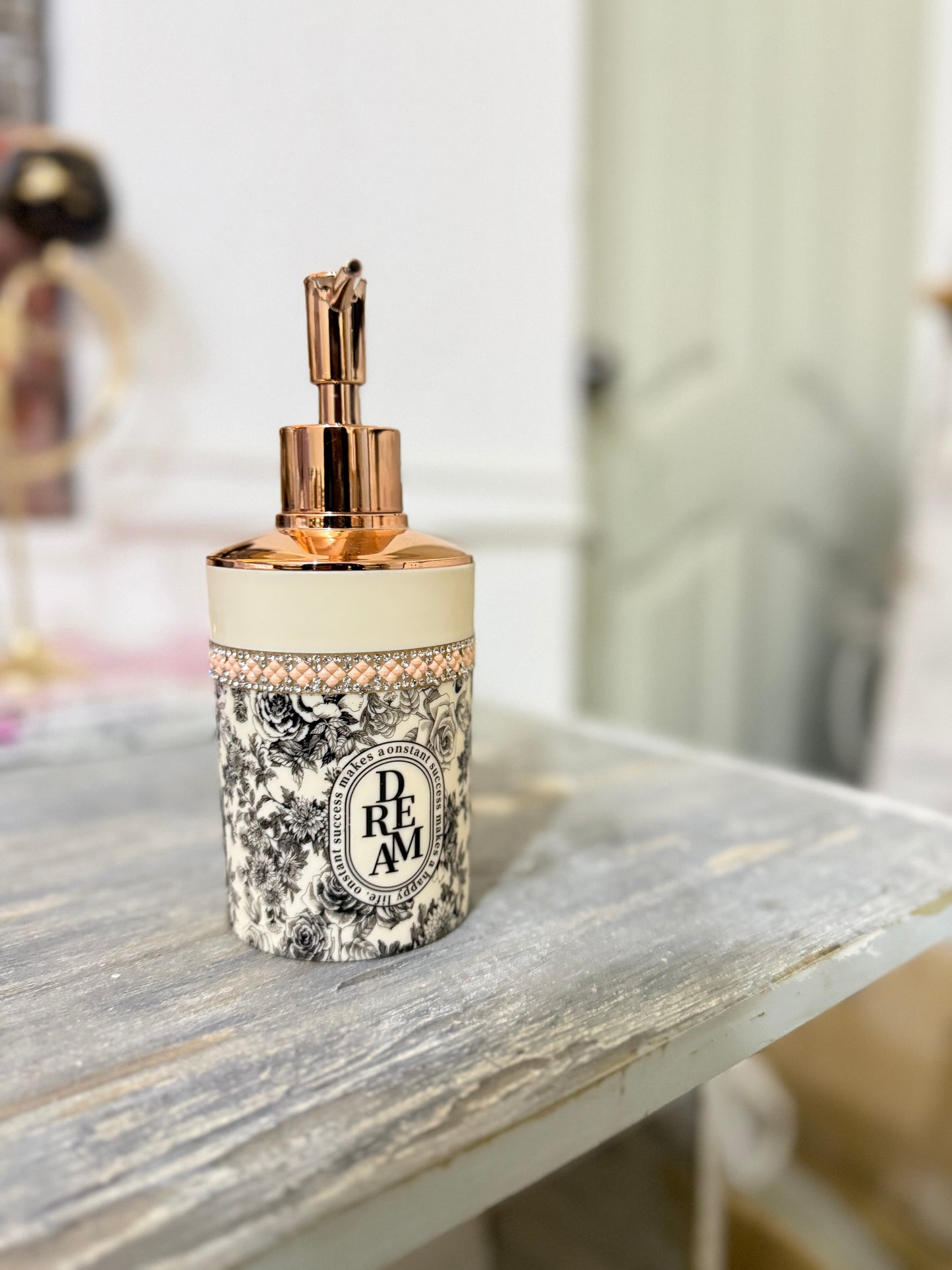 Imported plastic hand pump jar for kitchen and bathroom