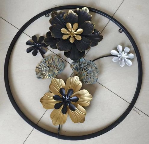 Metal Floral Wall Decor Round Shaped