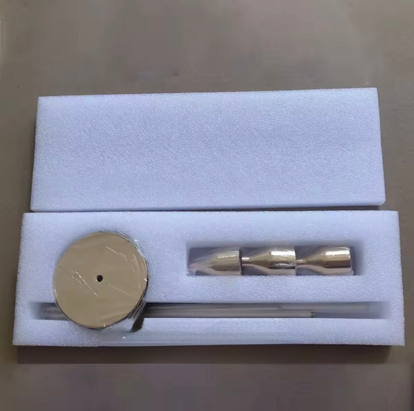 Tri-Candle Stand – Premium Gold Metal Elegance for Luxurious Ambiance